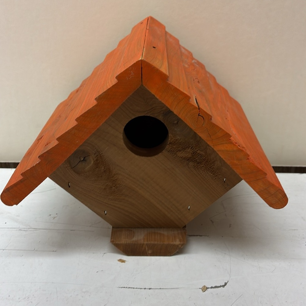 Wooden Birdhouse Orange and Cedar Wood House is NWOT Never Been Used and so Cute